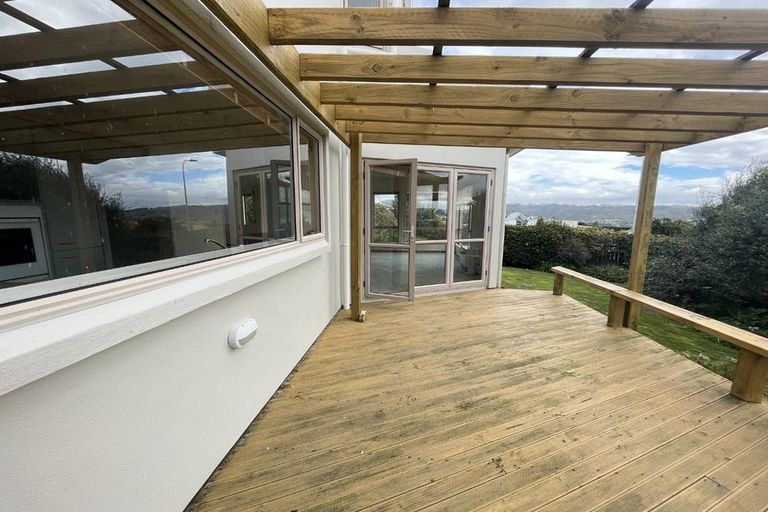 Photo of property in 2 Glengavel Grove, Papakowhai, Porirua, 5024