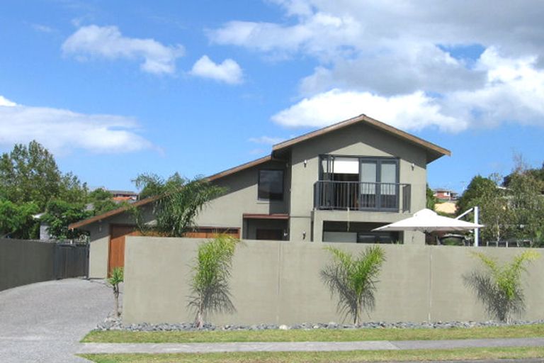 Photo of property in 48 Picasso Drive, West Harbour, Auckland, 0618