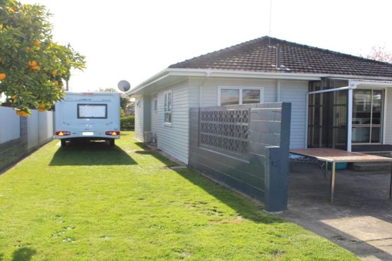 Photo of property in 8 Vardon Road, St Andrews, Hamilton, 3200