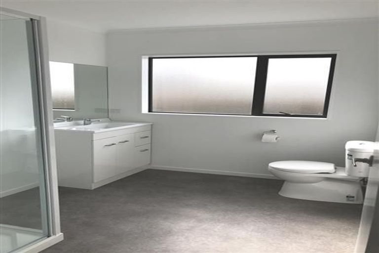 Photo of property in 5 Damson Place, Bucklands Beach, Auckland, 2012