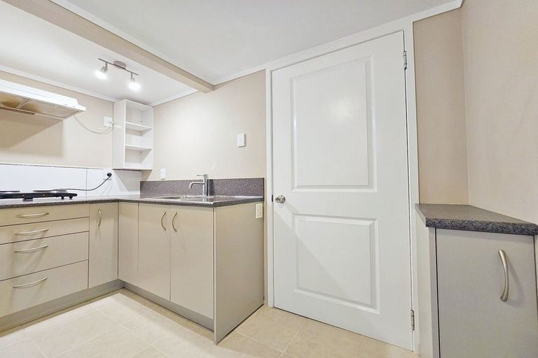 Photo of property in 6/125a Birkdale Road, Birkdale, Auckland, 0626