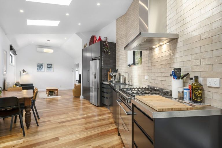 Photo of property in 16 Tully Street, Kilbirnie, Wellington, 6022