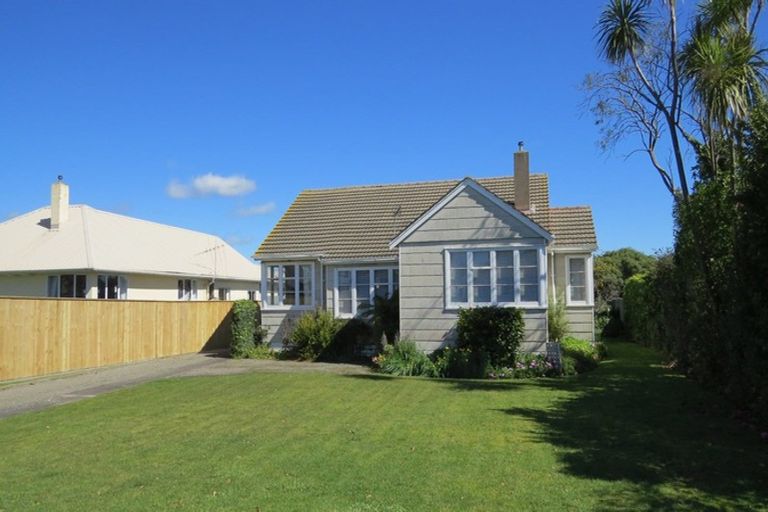 Photo of property in 42 Tweed Street, Roslyn, Palmerston North, 4414