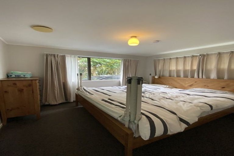 Photo of property in 94 Lancaster Road, Beach Haven, Auckland, 0626