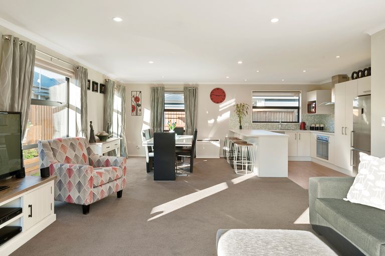 Photo of property in 16 Barnard Street, Kaiapoi, 7630