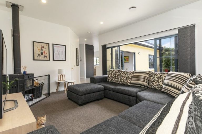 Photo of property in 31 Rosella Grove, Waimauku, 0812