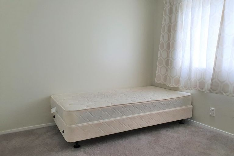 Photo of property in 1/9 Gemstone Drive, Birchville, Upper Hutt, 5018