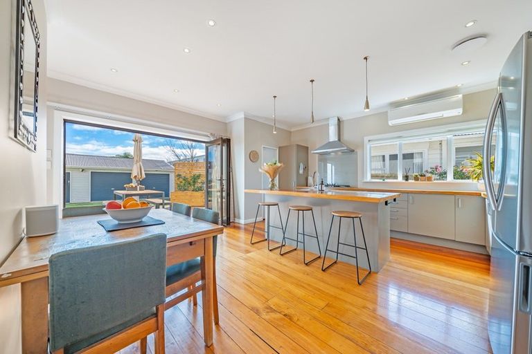 Photo of property in 11 Pitt Street, Moera, Lower Hutt, 5010