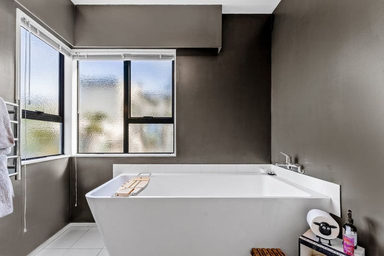 Photo of property in 57 Stanmore Bay Road, Stanmore Bay, Whangaparaoa, 0932