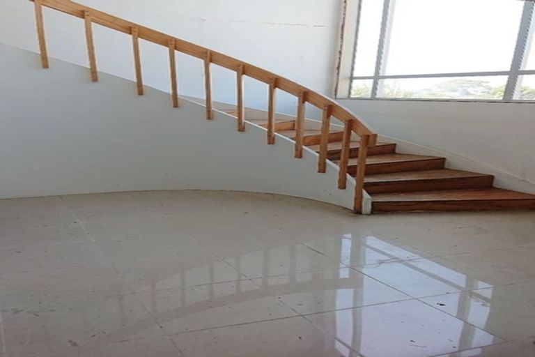 Photo of property in 20 City View Terrace, Birkenhead, Auckland, 0626