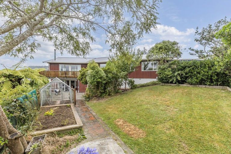 Photo of property in 51 Winston Street, Crofton Downs, Wellington, 6035