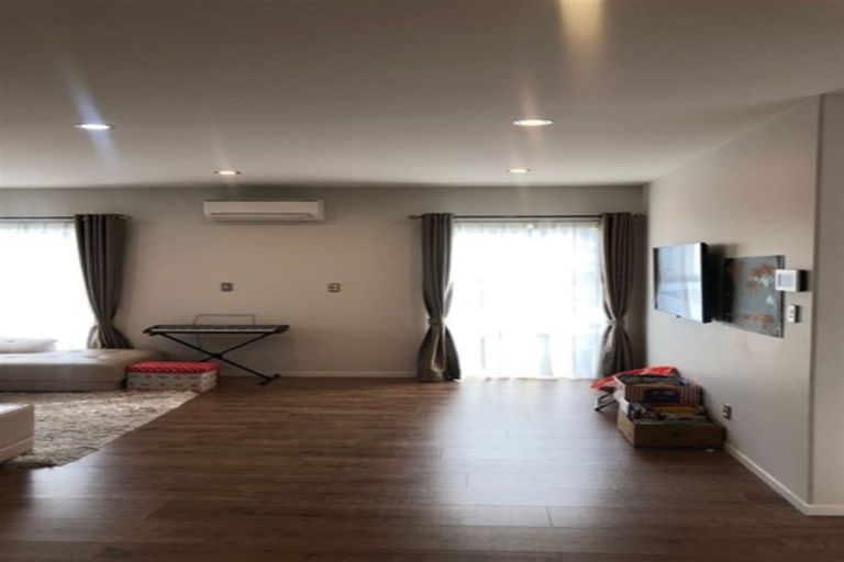 Photo of property in 21b Stamford Crescent, Flat Bush, Auckland, 2019