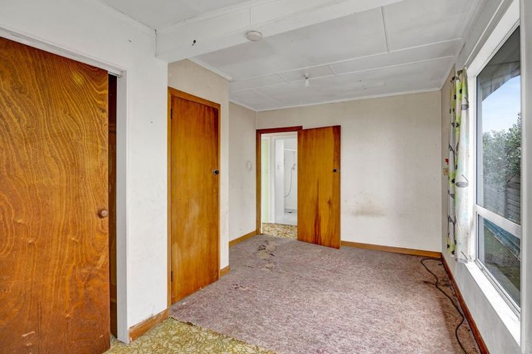 Photo of property in 16 Battiscombe Terrace, Waitara, 4320