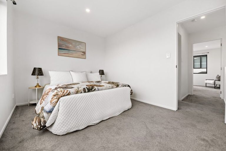 Photo of property in 38b Mcwhirters Farm Lane, Massey, Auckland, 0614