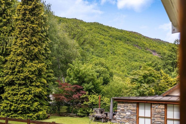 Photo of property in 74 Buckingham Street, Arrowtown, 9302