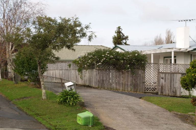 Photo of property in 2/8 Bledisloe Street, Cockle Bay, Auckland, 2014