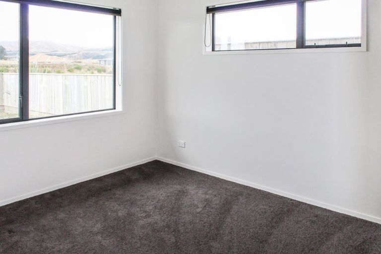 Photo of property in 32 Silicon Way, Fitzherbert, Palmerston North, 4410