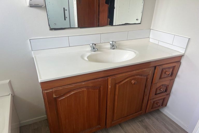 Photo of property in 71a Great South Road, Manurewa, Auckland, 2102