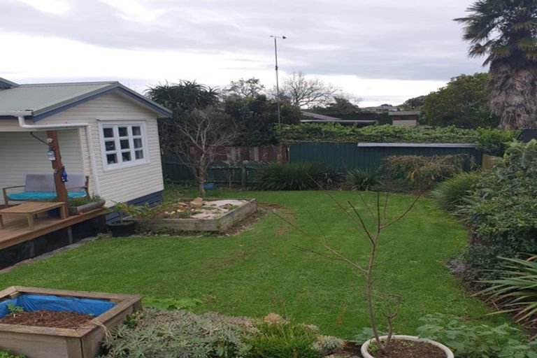 Photo of property in 1a Campbell Street, Waiuku, 2123