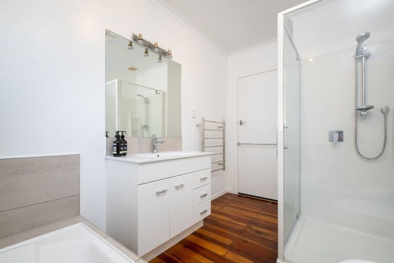 Photo of property in 6 Lee Road, Taradale, Napier, 4112