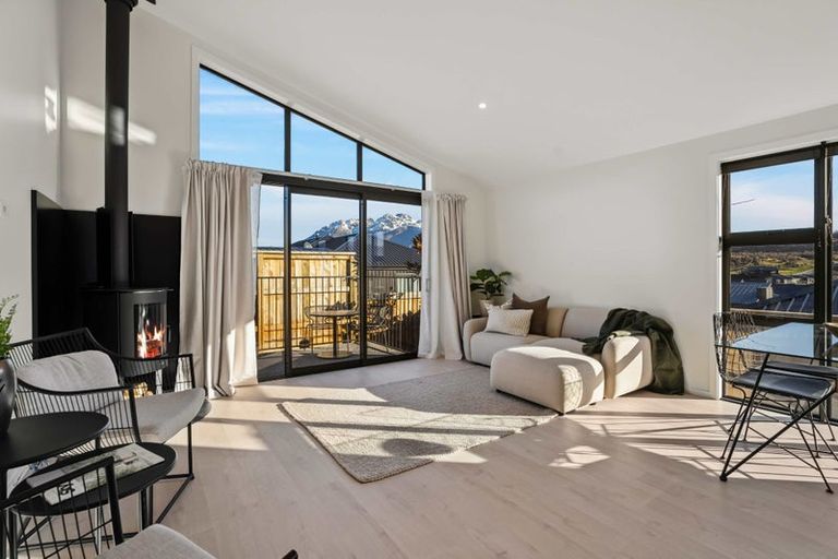 Photo of property in 47 Shepherd Road, Jacks Point, Queenstown, 9371