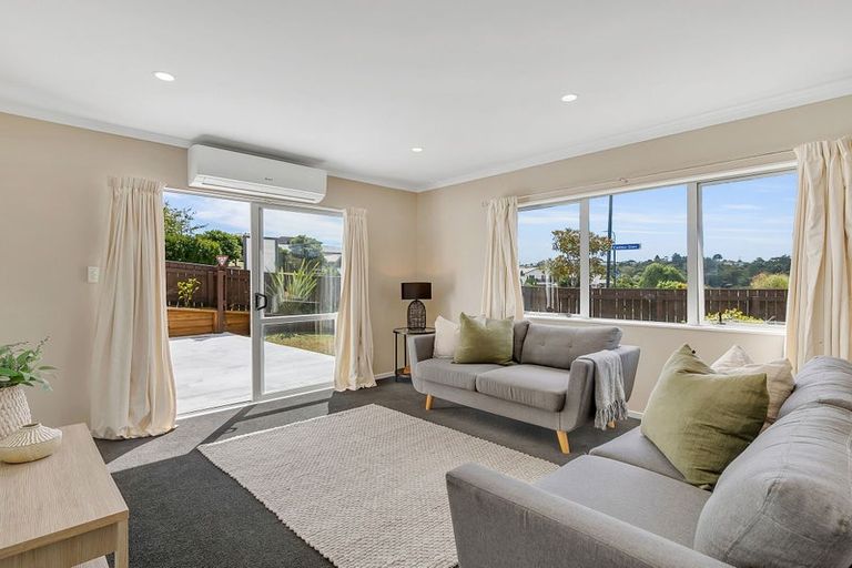 Photo of property in 2 Catlins Glen, Aotea, Porirua, 5024