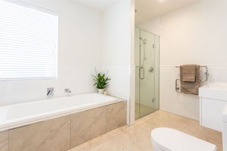 Photo of property in 14 Garreg Road, Fendalton, Christchurch, 8052