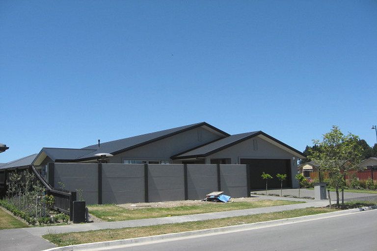 Photo of property in 2 Tatahi Street, Parklands, Christchurch, 8083