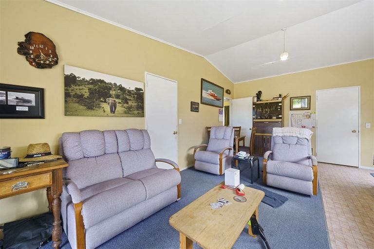 Photo of property in 8 Sylvia Way, Te Horo Beach, Otaki, 5581