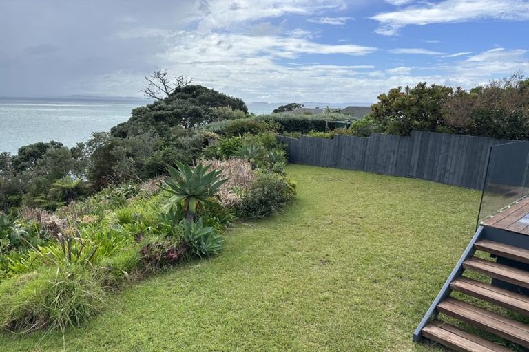 Photo of property in 1446 Whangaparaoa Road, Army Bay, Whangaparaoa, 0930