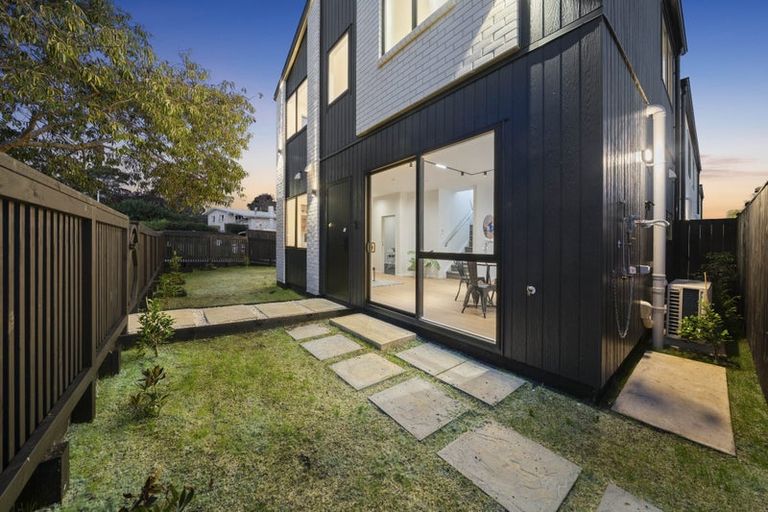 Photo of property in 23c Wanaka Place, Pakuranga Heights, Auckland, 2010