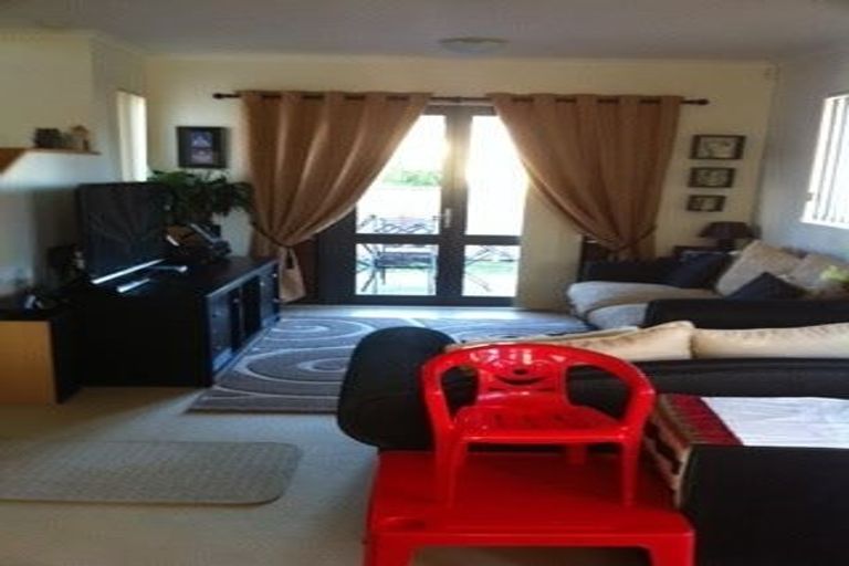 Photo of property in 21 Ashurst Lane, Greenhithe, Auckland, 0632