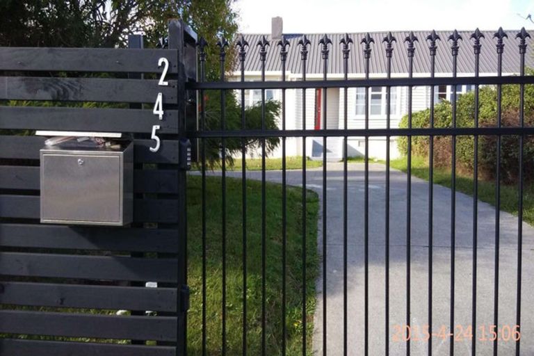 Photo of property in 245 Great North Road, Henderson, Auckland, 0612