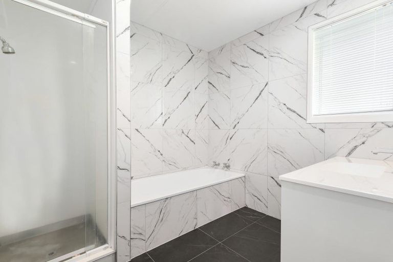 Photo of property in 4 Luxor Place, Pomare, Rotorua, 3015