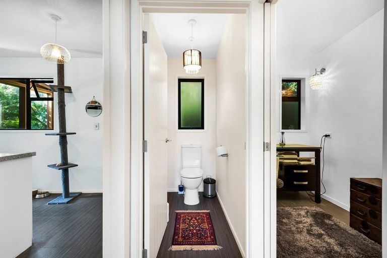 Photo of property in 10 Allan Road, Burgess Park, New Plymouth, 4371