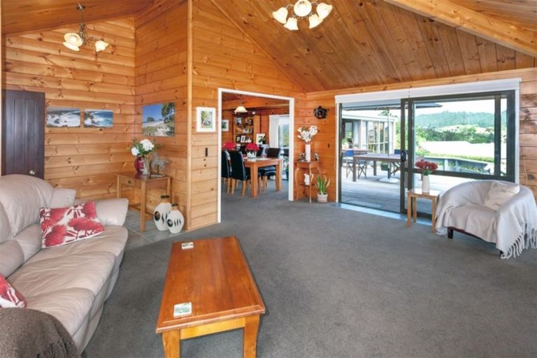 Photo of property in 136 Tirohanga Drive, Whangamata, 3620
