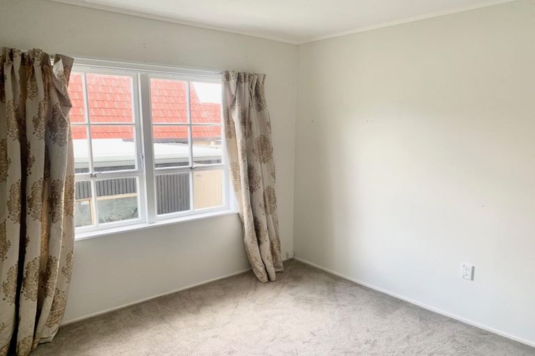 Photo of property in 44 Merriefield Avenue, Forrest Hill, Auckland, 0620