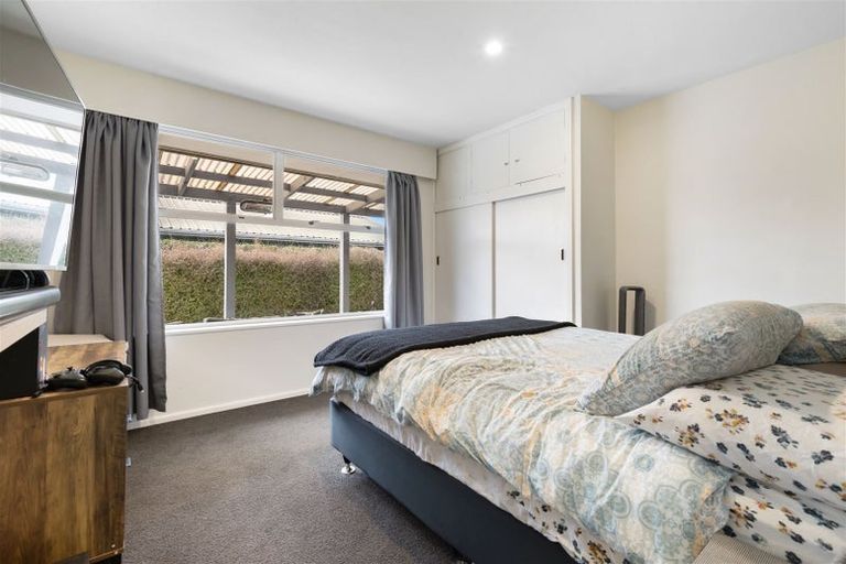 Photo of property in 8 Tracy Place, Redwood, Christchurch, 8051