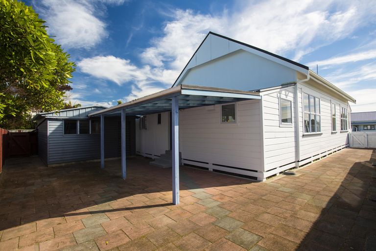 Photo of property in 26 Disraeli Street, Gisborne, 4010