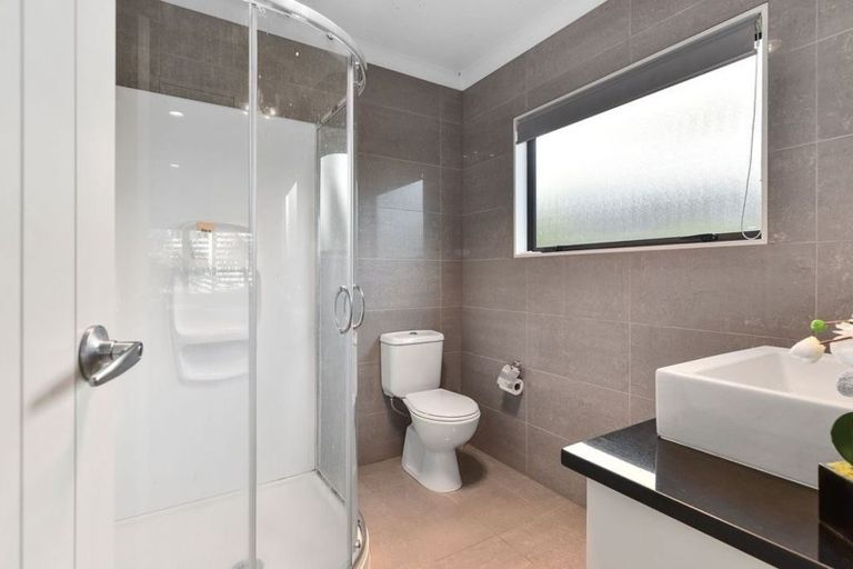 Photo of property in 18 Wye Oak Drive, Schnapper Rock, Auckland, 0632