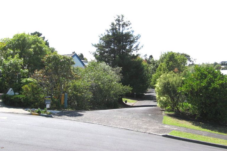 Photo of property in 5 Branston Avenue, Browns Bay, Auckland, 0630