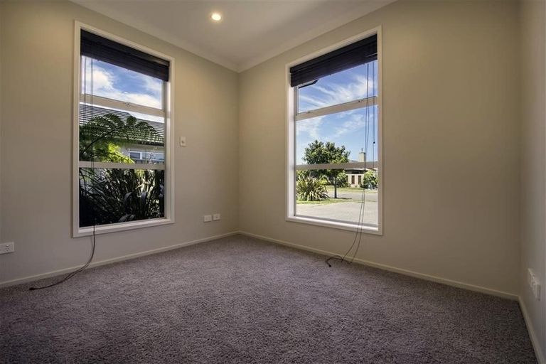 Photo of property in 4 Akaroa Road, Poraiti, Napier, 4112
