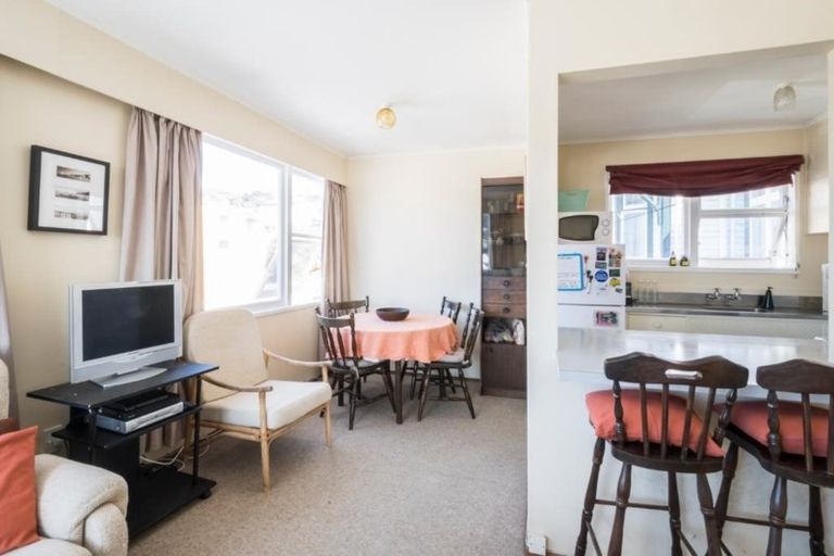 Photo of property in 1/16 Rolleston Street, Mount Cook, Wellington, 6021