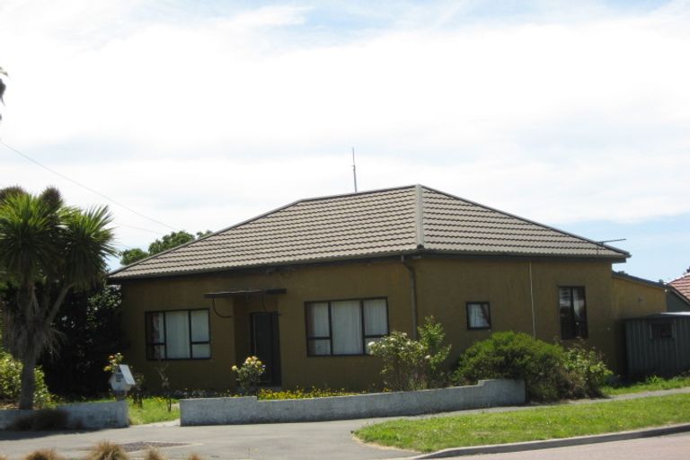 Photo of property in 86 Geraldine Street, Edgeware, Christchurch, 8013