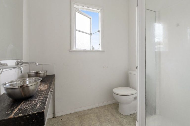 Photo of property in 76 Cambridge Street, Levin, 5510