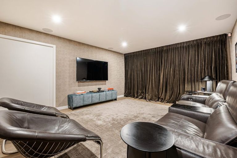 Photo of property in 10 York Terrace, Riverhead, 0820