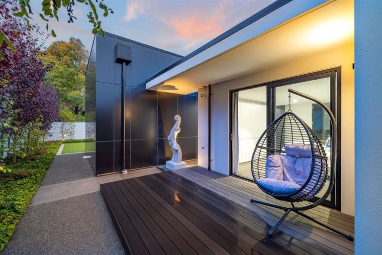 Photo of property in 31 Waiwetu Street, Fendalton, Christchurch, 8052