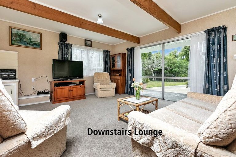 Photo of property in 21 Battle Place, Glenfield, Auckland, 0629