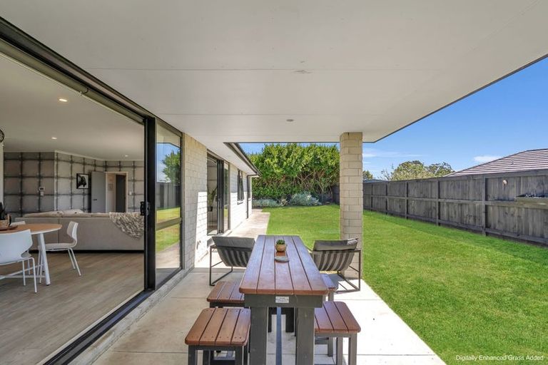 Photo of property in 6 Tavarnya Way, Patumahoe, Pukekohe, 2679