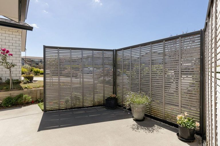 Photo of property in Waterview Estate, 11/4 Greystone Place, Omokoroa, 3114